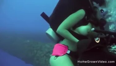 Underwater Cum Shot Porn Videos ~ Underwater Cum Shot XXX ...
